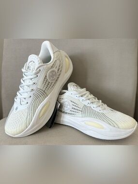Rigorer AR1 'Cocoon' basketball shoe (NBA player Austin Reaves) size 10